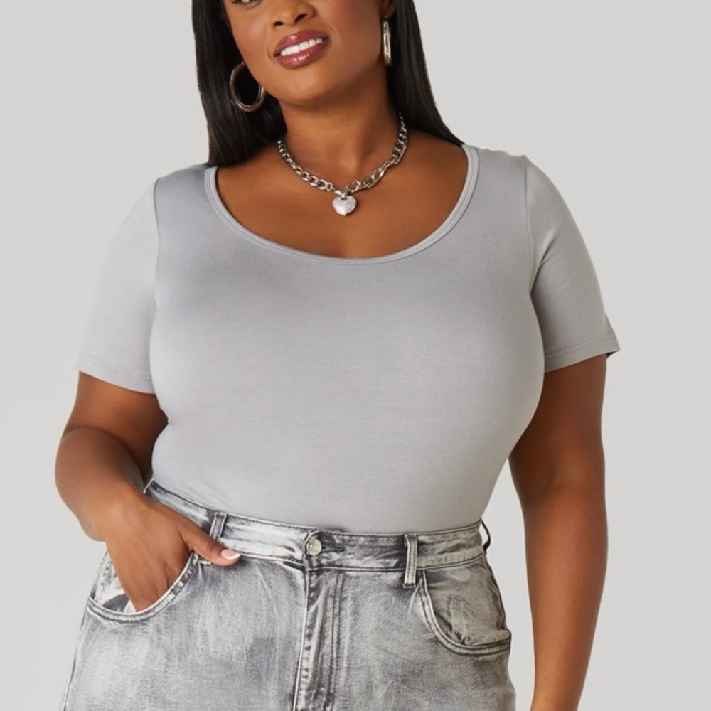 ✅🌹Ashley Stewart Light Gray Short Sleeve Tee
